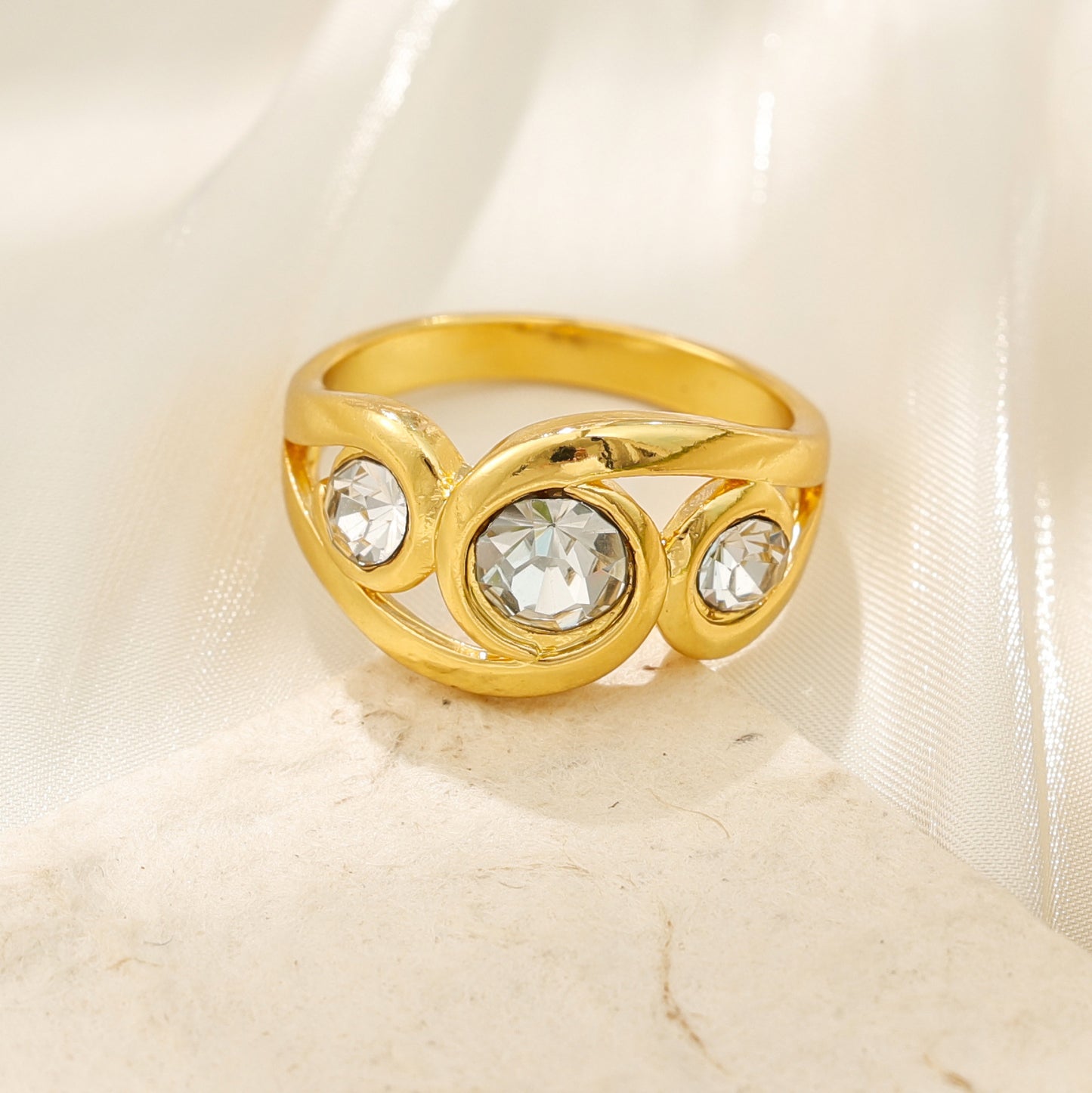 Women's Fashion Diamond Ring Simple