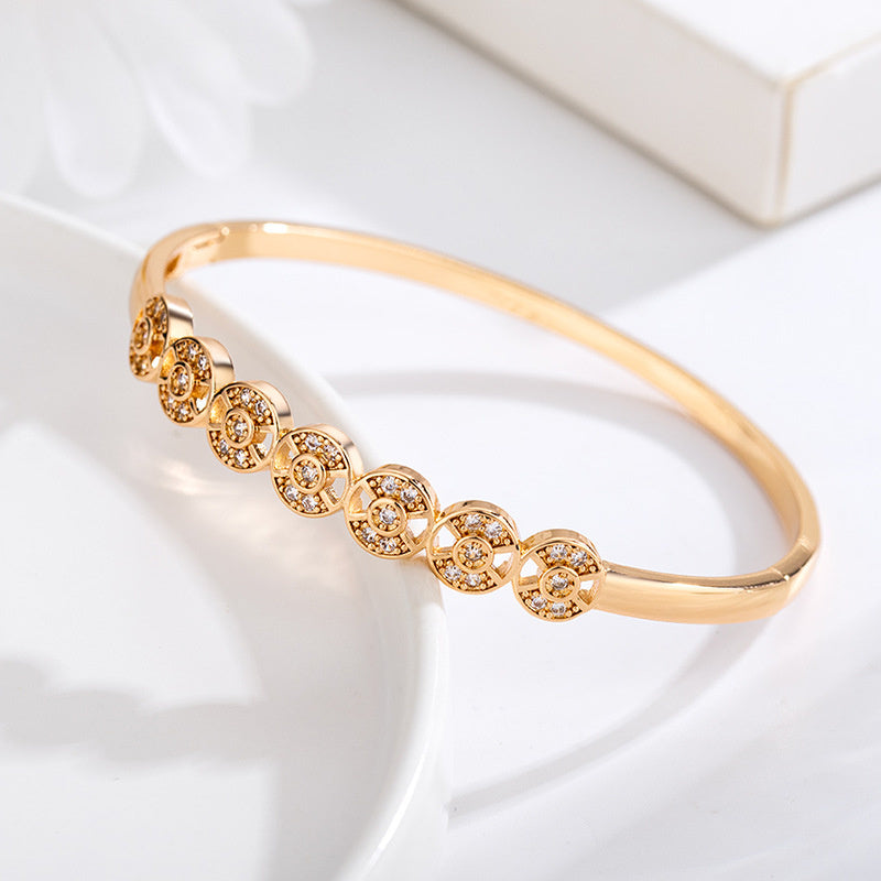 Exquisite Full Diamond Hollow Bracelet For Women